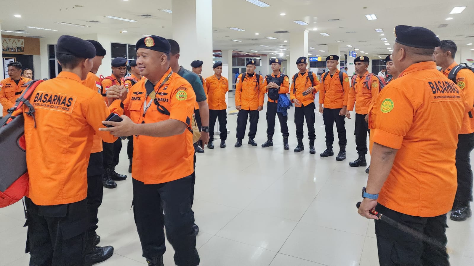 15 Personel KPP Kendari Bantu Operasi SAR Pesawat Jatuh di Pegunungan Maros