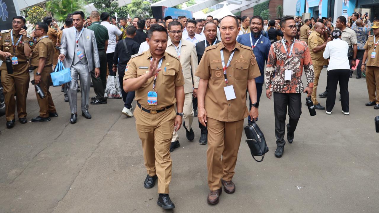 Dukung Gerakan Indonesia Asri, Gubernur ASR Siap Tertibkan Baliho dan Kabel Semrawut