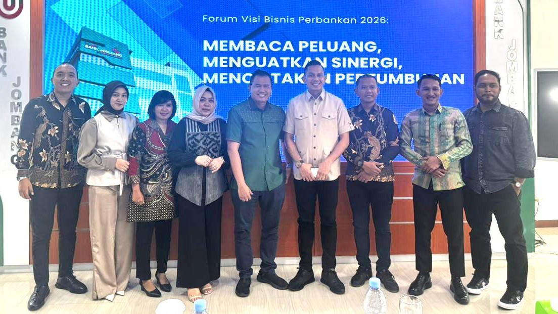 Dirut BPR Bahteramas Kendari, Suryaningsih hadir langsung dalam forum tersebut.