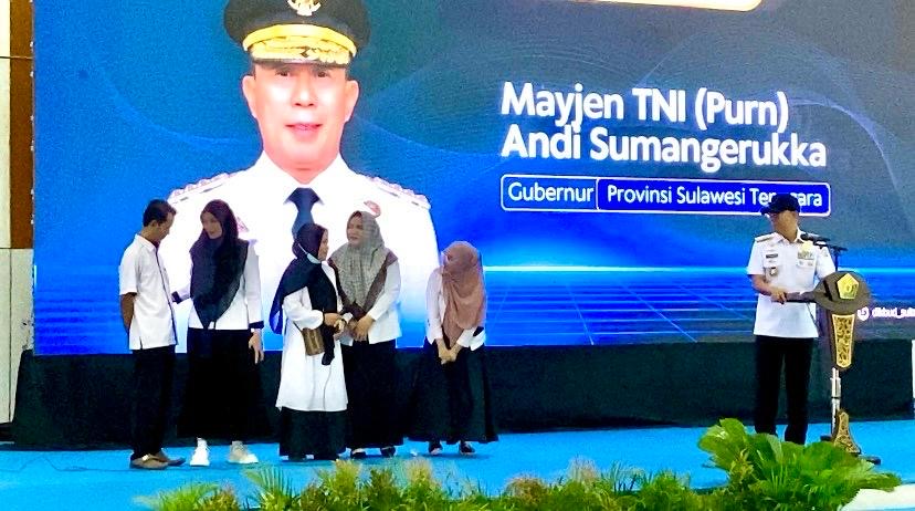 Gubernur ASR Beri Bonus 7 Guru yang Suarakan Hak Tunjangan dan Gaji ke-13, Masing-Masing Rp5 Juta