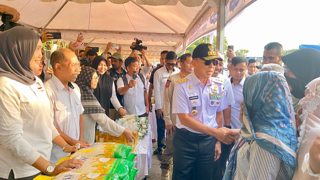 Warga Kendari Serbu Pasar Murah Ramadan Sultra Fest di Pelataran MTQ