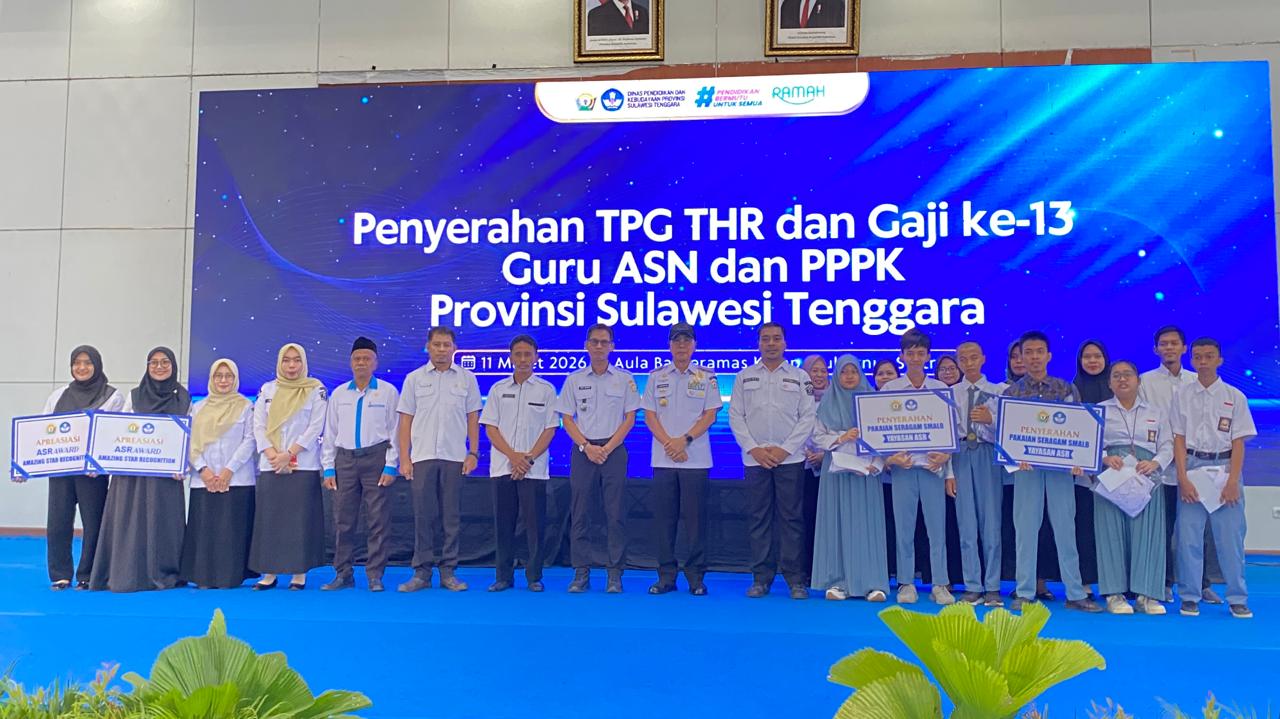 Gubernur ASR Serahkan TPG, THR dan Gaji ke-13 Guru di Sultra Senilai Rp63 Miliar