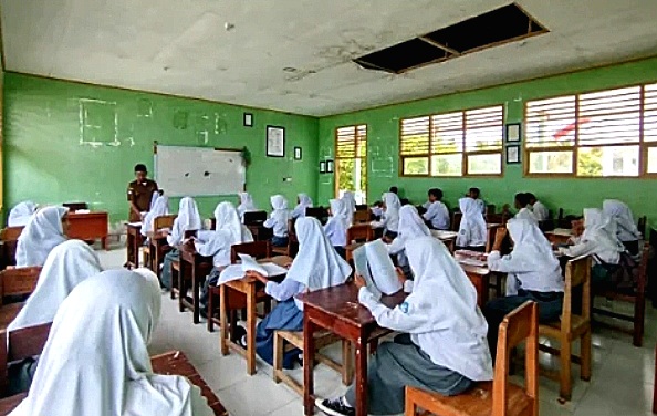 Guru Tidak Tersentuh Kebijakan WFH, Sekolah Tetap Tatap Muka