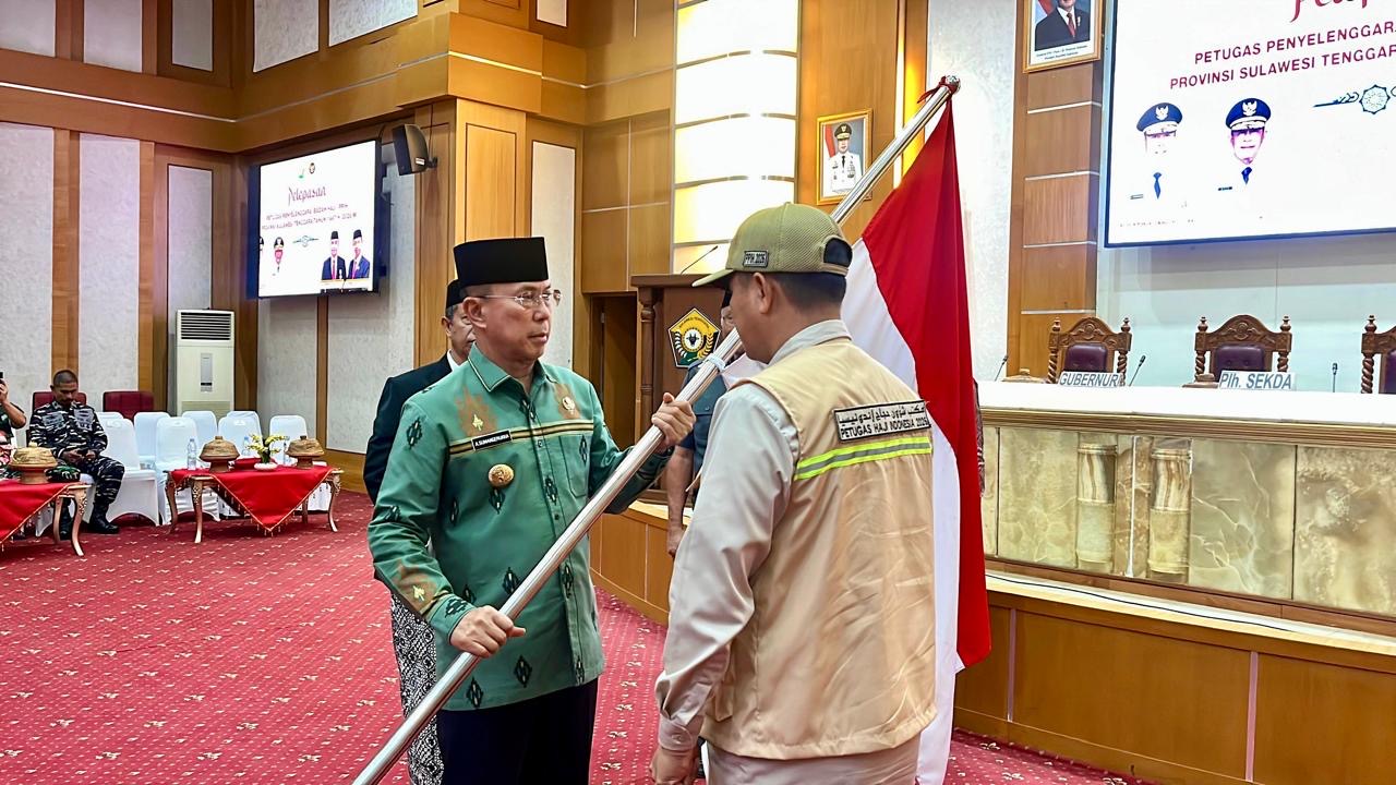 37 Petugas Haji Resmi Dilepas untuk Kawal 2.078 Jemaah Sultra, Prioritaskan Pelayanan Maksimal