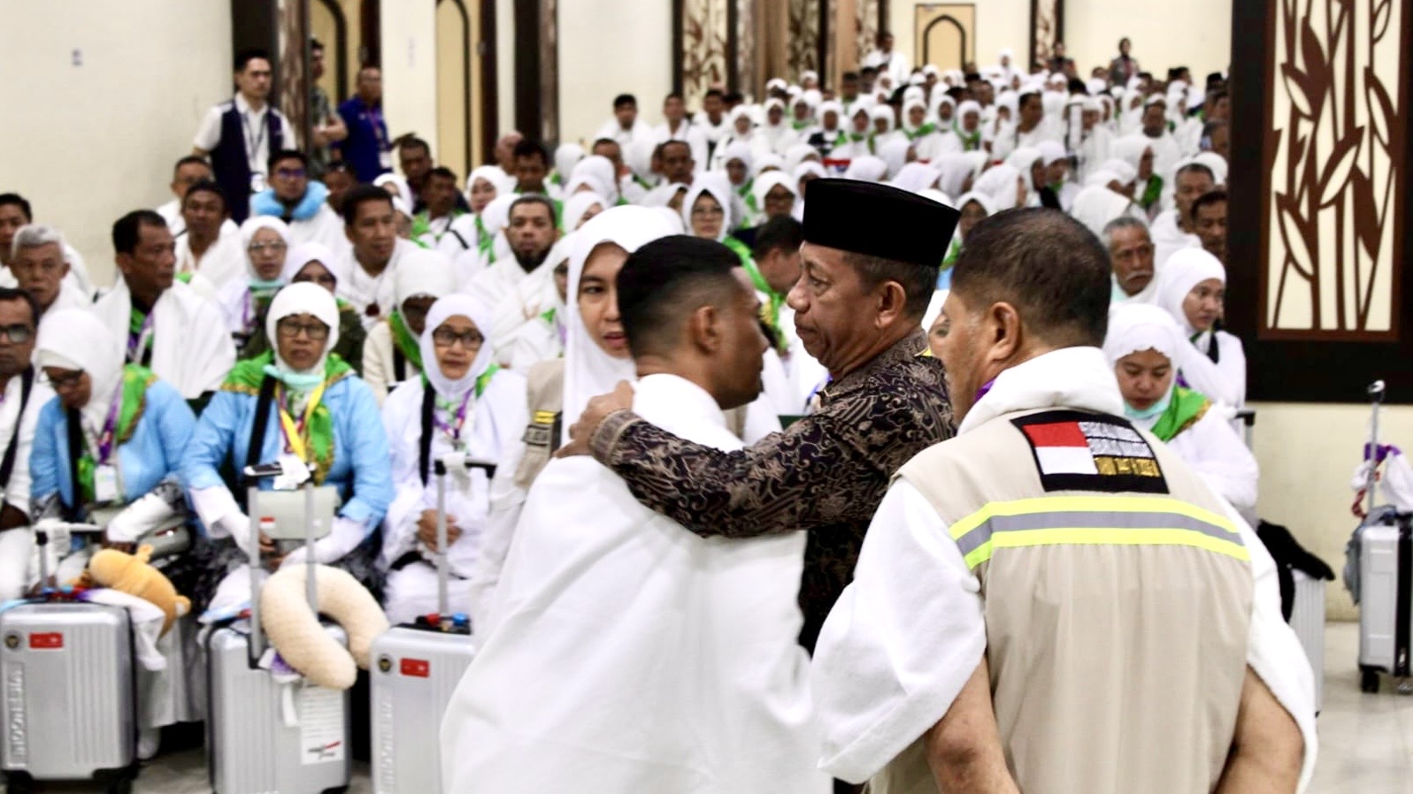 Rombongan Pertama dari Sultra, Jemaah Haji Kendari Resmi Diberangkatkan ke Makkah