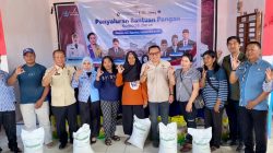 Bulog Sultra Bersama Jaelani Salurkan Bantuan 20,3 Ton Beras di Kelurahan Baruga