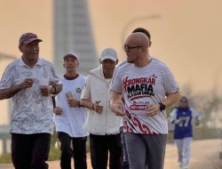 Kakanwil Kemenhaj Sultra dan Wamenhaj RI Olahraga Bersama di Kawasan Masjid Al Alam